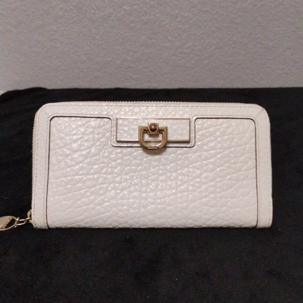 DKNY Cream Leather Zip Around Wallet EUC